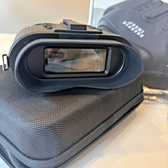 Sharper Image Image True Night Vision Binoculars – Digital Night Vision Goggles - Picture 2 of 9